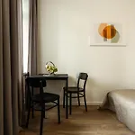 Air Apartment 112